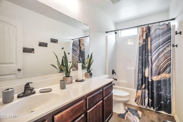 7204 S 48TH Drive, Laveen, AZ 85339