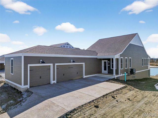 2998 Memphis Street, St Charles, MO 63301