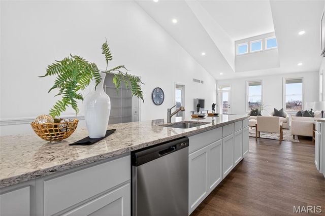 2998 Memphis Street, St Charles, MO 63301