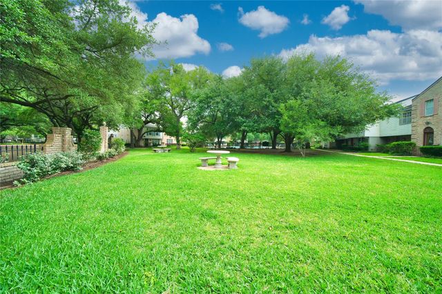 13376 Trail Hollow Drive 3376, Houston, TX 77079
