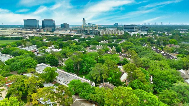 13376 Trail Hollow Drive 3376, Houston, TX 77079