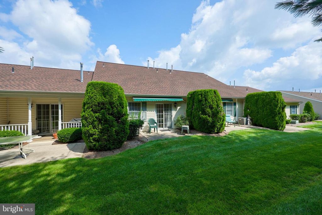 4043 WOODSPRING LN, York, PA 17402