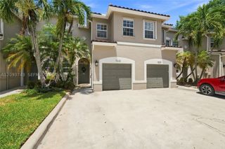 13225 NW 7th Dr, Plantation, FL 33325