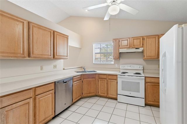 6572 ABERCROMBIE COURT, Orlando, FL 32835