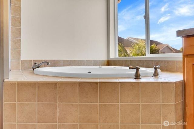 4256 65th Avenue Ct E, Fife, WA 98424