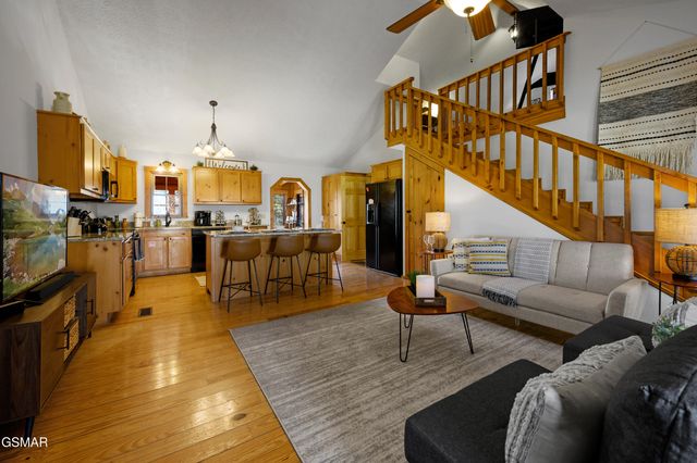 3255 Cove Creek Way, Sevierville, TN 37862