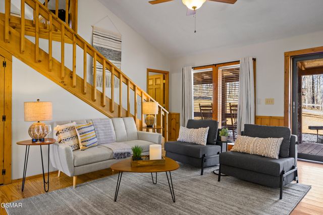 3255 Cove Creek Way, Sevierville, TN 37862