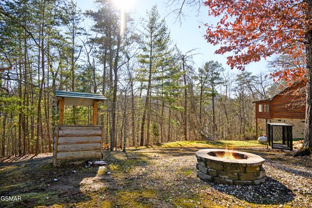 3255 Cove Creek Way, Sevierville, TN 37862