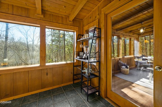 3255 Cove Creek Way, Sevierville, TN 37862