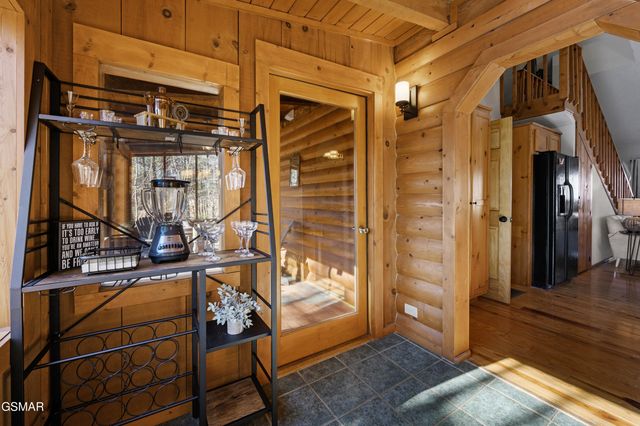 3255 Cove Creek Way, Sevierville, TN 37862