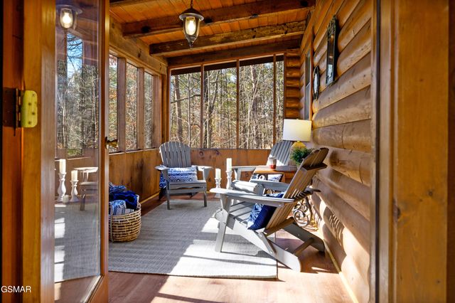 3255 Cove Creek Way, Sevierville, TN 37862