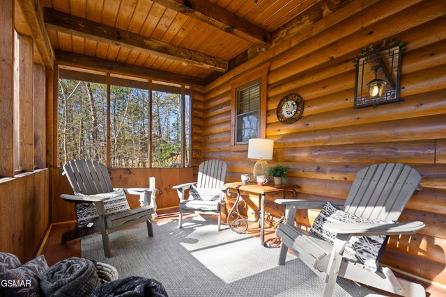 3255 Cove Creek Way, Sevierville, TN 37862