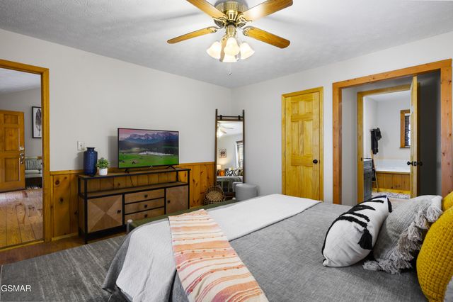 3255 Cove Creek Way, Sevierville, TN 37862