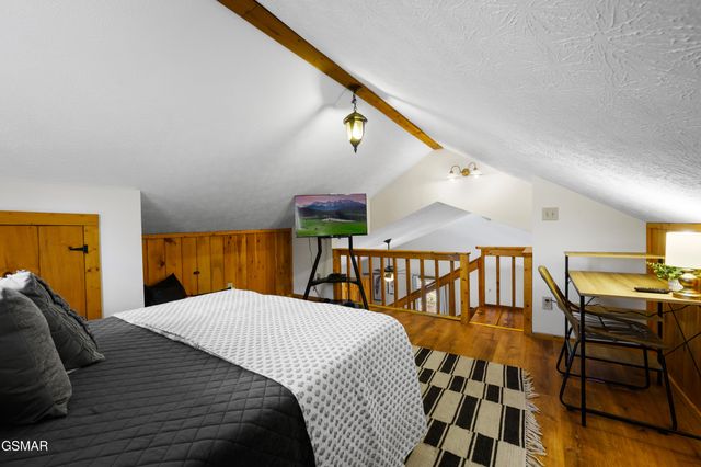 3255 Cove Creek Way, Sevierville, TN 37862