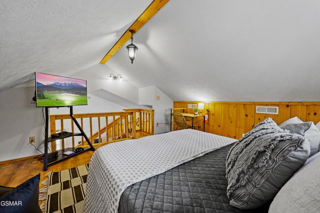 3255 Cove Creek Way, Sevierville, TN 37862