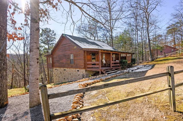 3255 Cove Creek Way, Sevierville, TN 37862