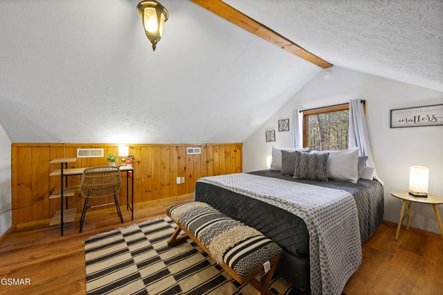 3255 Cove Creek Way, Sevierville, TN 37862