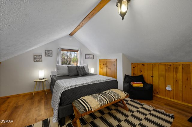 3255 Cove Creek Way, Sevierville, TN 37862