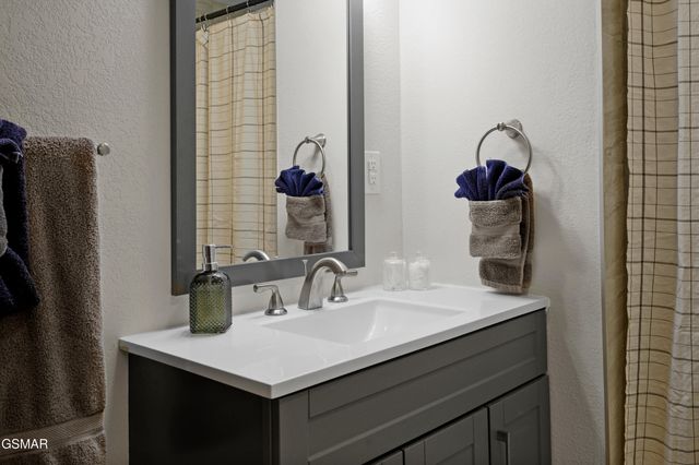 3255 Cove Creek Way, Sevierville, TN 37862