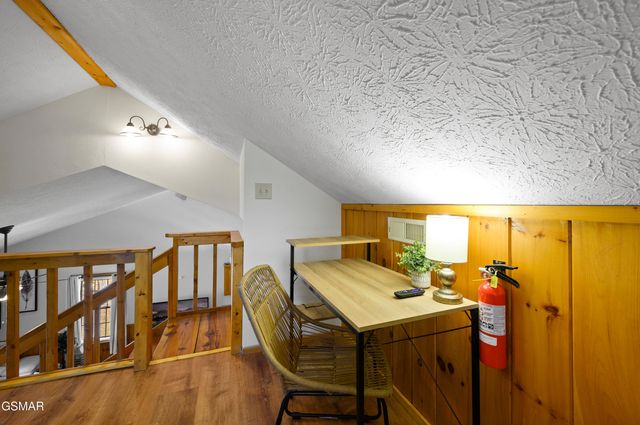 3255 Cove Creek Way, Sevierville, TN 37862