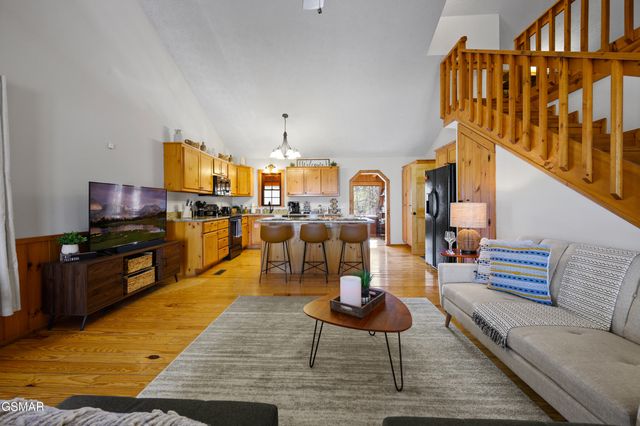 3255 Cove Creek Way, Sevierville, TN 37862