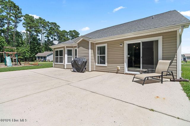 765 Tartans Glen Street NW, Calabash, NC 28467