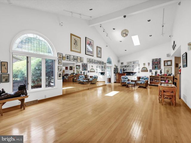 1617 MEADOWLARK, Wyomissing, PA 19610