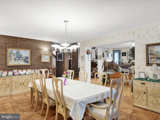 1617 MEADOWLARK, Wyomissing, PA 19610