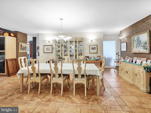 1617 MEADOWLARK, Wyomissing, PA 19610