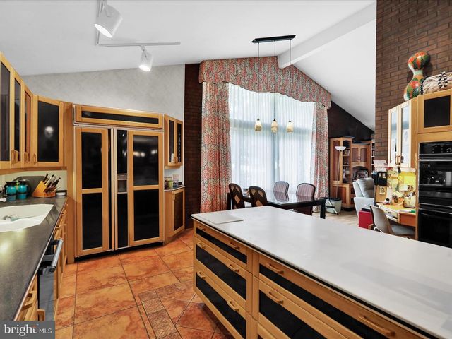 1617 MEADOWLARK, Wyomissing, PA 19610