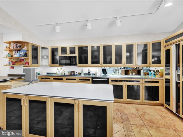 1617 MEADOWLARK, Wyomissing, PA 19610