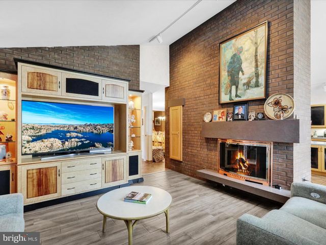 1617 MEADOWLARK, Wyomissing, PA 19610