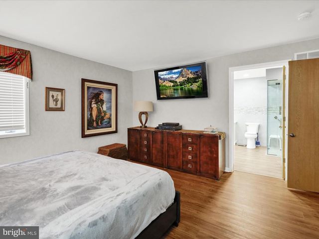 1617 MEADOWLARK, Wyomissing, PA 19610