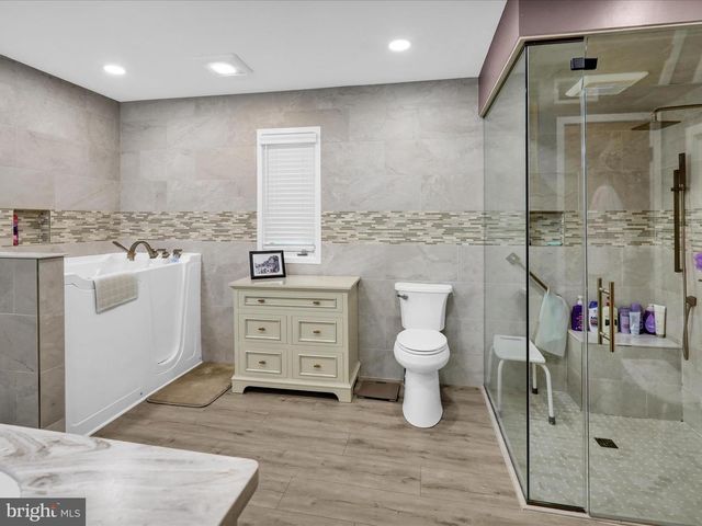 1617 MEADOWLARK, Wyomissing, PA 19610