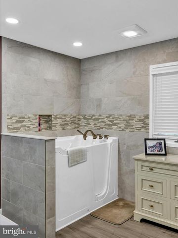 1617 MEADOWLARK, Wyomissing, PA 19610