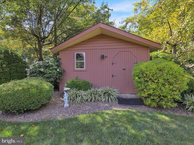 1617 MEADOWLARK, Wyomissing, PA 19610