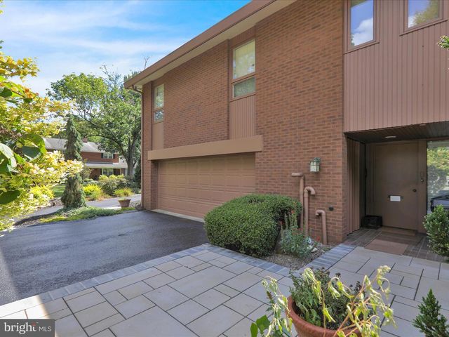 1617 MEADOWLARK, Wyomissing, PA 19610