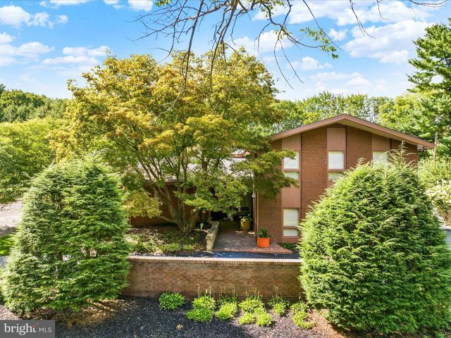 1617 MEADOWLARK, Wyomissing, PA 19610