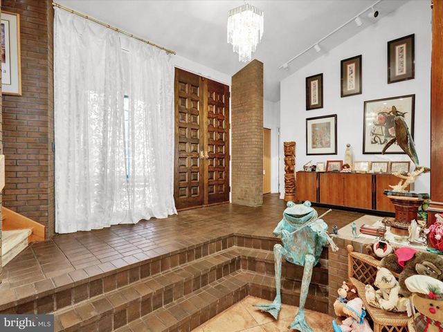 1617 MEADOWLARK, Wyomissing, PA 19610