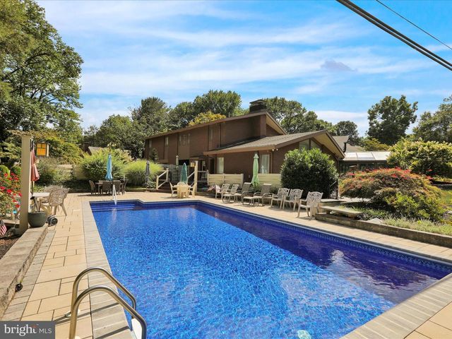 1617 MEADOWLARK, Wyomissing, PA 19610