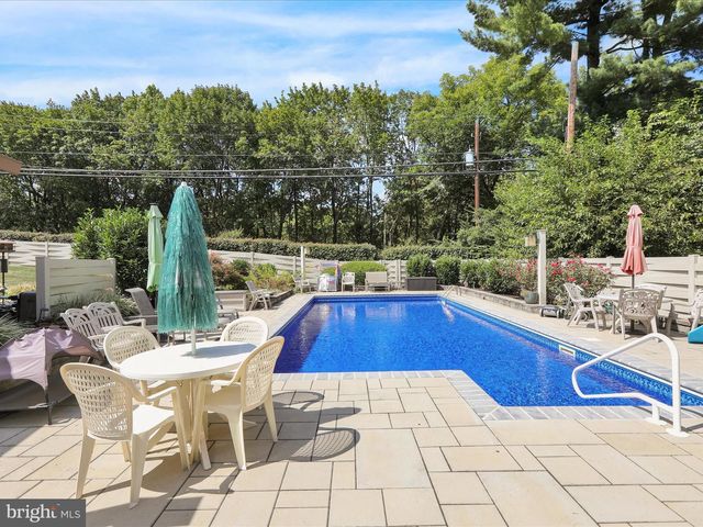 1617 MEADOWLARK, Wyomissing, PA 19610