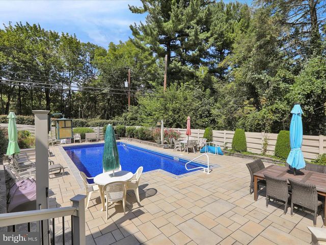 1617 MEADOWLARK, Wyomissing, PA 19610