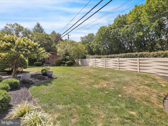 1617 MEADOWLARK, Wyomissing, PA 19610