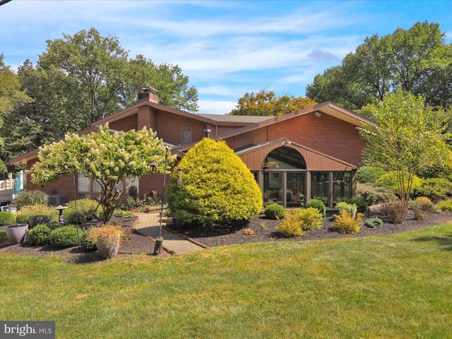 1617 MEADOWLARK, Wyomissing, PA 19610
