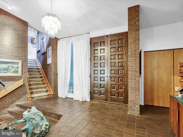 1617 MEADOWLARK, Wyomissing, PA 19610