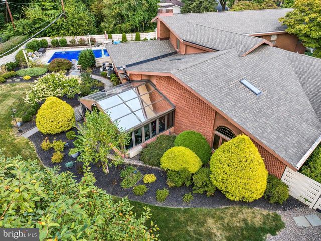 1617 MEADOWLARK, Wyomissing, PA 19610