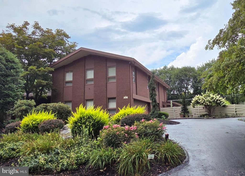 1617 MEADOWLARK, Wyomissing, PA 19610