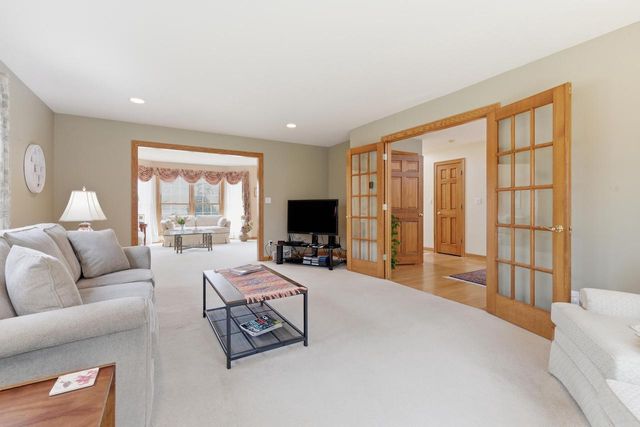 12685 W Barbary COURT, New Berlin, WI 53151