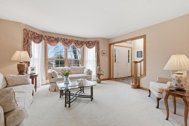 12685 W Barbary COURT, New Berlin, WI 53151