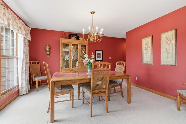 12685 W Barbary COURT, New Berlin, WI 53151